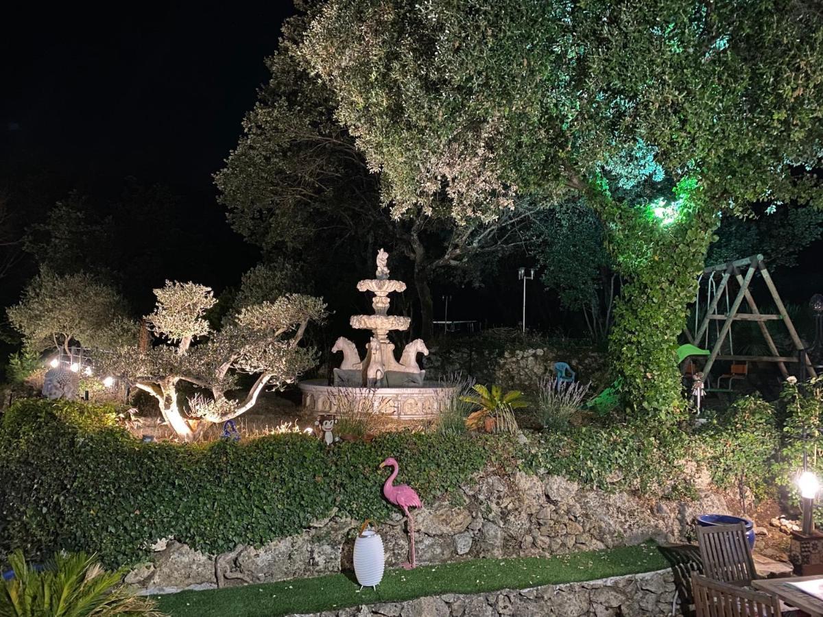 La Vie Est Belle En Provence Bed and Breakfast Tourves Εξωτερικό φωτογραφία