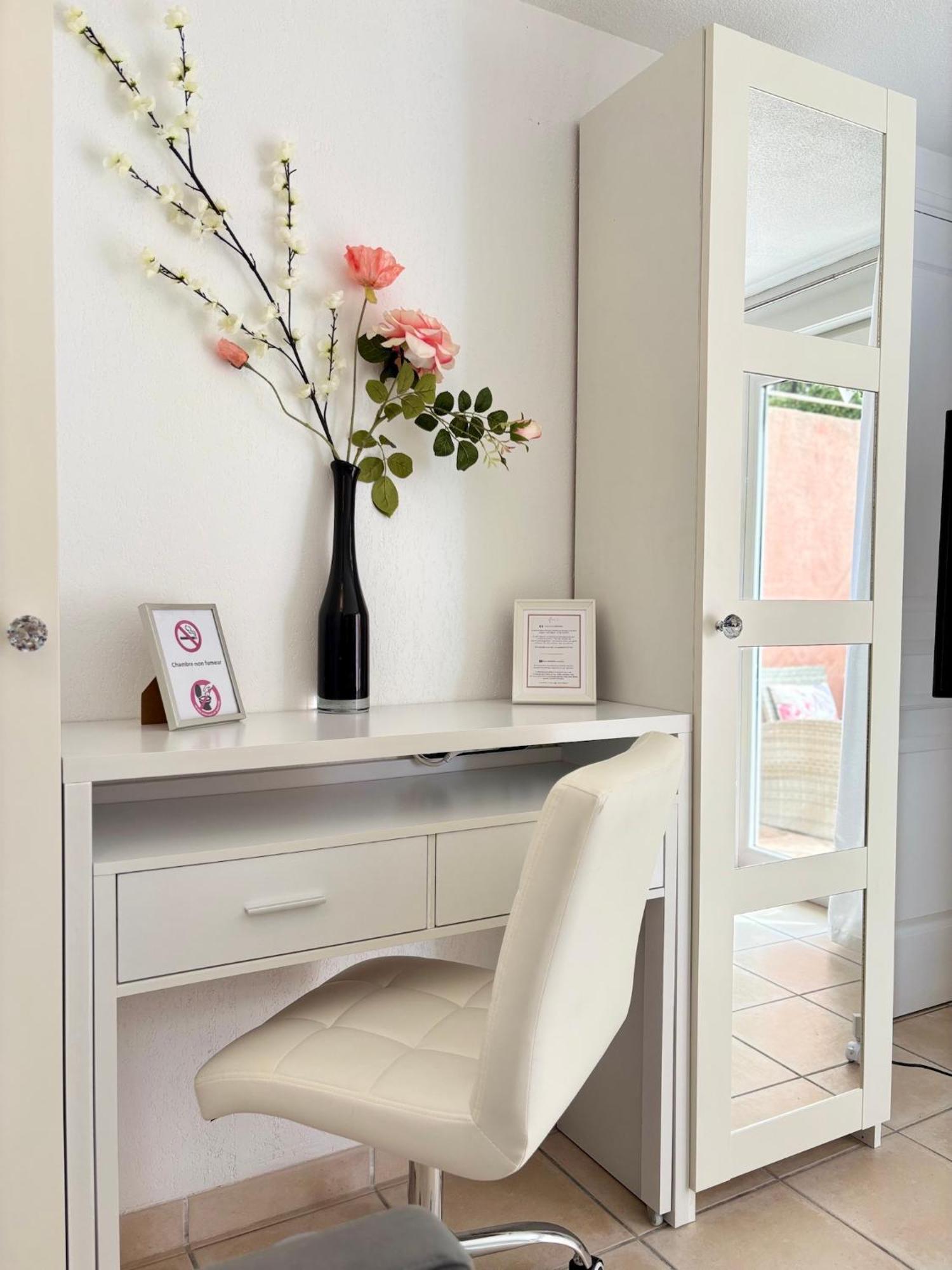 La Vie Est Belle En Provence Bed and Breakfast Tourves Εξωτερικό φωτογραφία