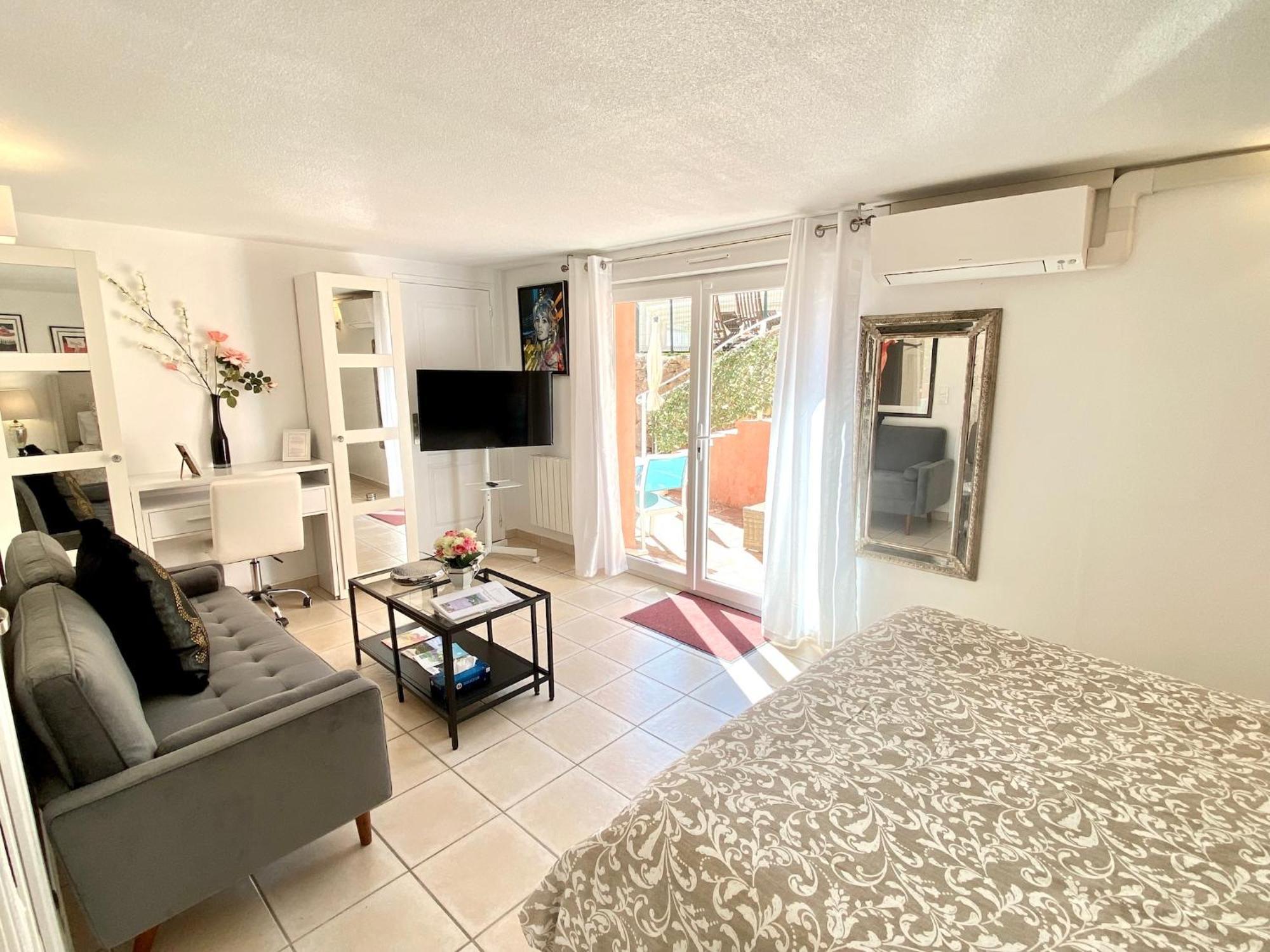 La Vie Est Belle En Provence Bed and Breakfast Tourves Εξωτερικό φωτογραφία